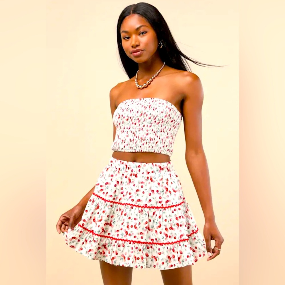 Lulus- Chelan White Cherry Print Tiered Mini Skirt- Size Medium- NWT
